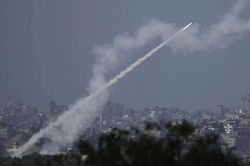 Israel và Hamas bác tin có lệnh ngừng bắn tạm thời