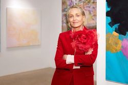 Sao phim 'Bản năng gốc' Sharon Stone tìm thấy cuộc sống mới qua hội họa