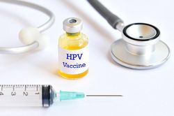 Tiêm phòng HPV ngay ở lứa tuổi học đường: Giải đáp băn khoăn của phụ huynh