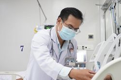 Tình hình sức khỏe nạn nhân thứ 3 trong vụ 2 người tử vong sau uống sữa ở Tiền Giang