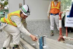 Cận cảnh cửa ngăn nước tại các nhà ga ngầm tuyến metro số 1 TPHCM