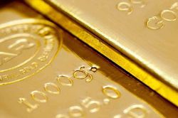 Vàng thế giới tiếp tục lao dốc, 'cá mập' SPDR Gold Trust xả gần 7 tấn trong 1 phiên
