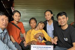 Trao hỗ trợ cho 52 nạn nhân chất độc da cam huyện Chư Sê