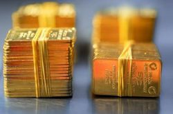 Giá vàng hôm nay (17/10): Trong nước giảm tới 700 triệu đồng/lượng sau 1 ngày