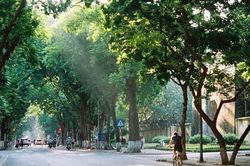 Bắc Bộ ngày nắng hanh khô, đêm có mưa vài nơi