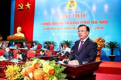 Xây dựng tổ chức Công đoàn và đội ngũ công nhân, viên chức, lao động Thủ đô ngày càng lớn mạnh(*)