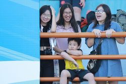 Muôn trạng thái cảm xúc cổ động viên bóng đá học sinh Hà Nội