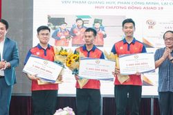 Liên đoàn Bắn súng Việt Nam khen thưởng HLV, VĐV đạt thành tích tại Asiad 19