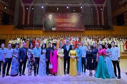 'Huyền thoại sống' của nhạc kịch thế giới giao lưu và biểu diễn tại Học viện Âm nhạc Quốc gia Việt Nam