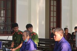 Cặp đôi bán trẻ em sang xứ người