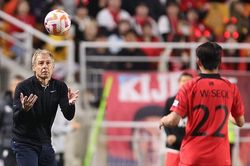 HLV Klinsmann: Trận đấu với Đội tuyển Việt Nam không dễ dàng