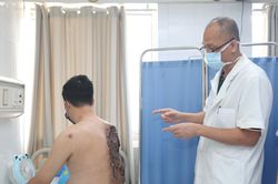 Phẫu thuật cắt bỏ thành công khối u vùng lưng nặng tới 23kg