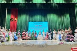 Thi thiết kế trang phục làm từ phế liệu