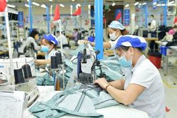 Vinatex: Tổng cầu dệt may sẽ cải thiện nhẹ năm 2024