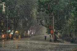 Thời tiết hôm nay 18/10: Hà Nội có mưa rào và dông