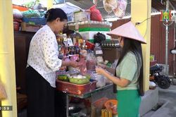 Đi chợ truyền thống