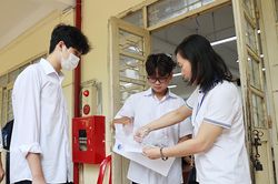 Đề xuất thi tốt nghiệp THPT 2025 bằng 5 môn