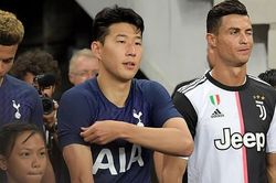 Son Heung Min lần đầu xin đổi áo với Ronaldo, fan châu Á thích thú khen thái độ của 'quốc bảo' Hàn Quốc