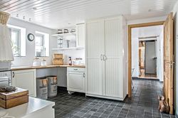 Ngôi nhà vườn được cải tạo vô cùng ấn tượng từ nhà kho cũ