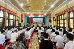Tuyên truyền nhận thức về chống tảo hôn cho học sinh DTNT
