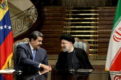 Thị trường dầu khí đang dõi mắt về những hành động của Mỹ đối với Iran và Venezuela