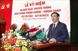 Chủ tịch Quốc hội: Không ngừng hoàn thiện thế trận phòng không gắn với thế trận phòng thủ