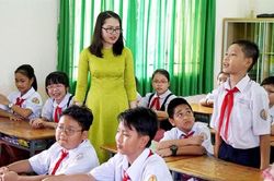 Bản tin 19/10: Tp.HCM muốn miễn học phí cho học sinh công lập từ năm 2025