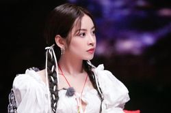 Chi Pu nói gì khi bị nhận xét: 'Cái gì cũng biết, nhưng không có gì xuất sắc'?