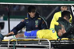Neymar phải phẫu thuật, nghỉ thi đấu dài hạn