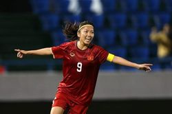 Huỳnh Như ghi bàn thắng lịch sử với pha lốp bóng đẳng cấp vào lưới đội bóng hàng đầu châu Á, AFC phải tấm tắc khen