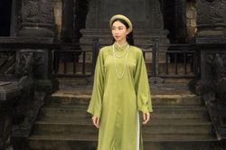 Hoa hậu Thùy Tiên tung bộ ảnh tuyệt đẹp ngày 20/10