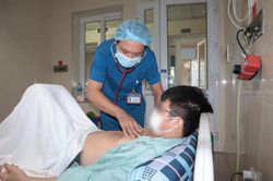 Người đàn ông ngất xỉu khi đang chạy bộ ở Hà Nội