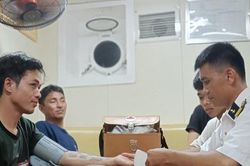 Đang đưa 81 ngư dân gặp nạn trên biển Trường Sa vào đất liền