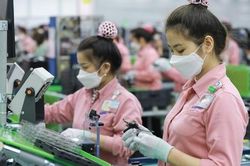 Hơn 30 mặt hàng xuất khẩu vượt kim ngạch trên 1 tỷ USD