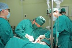 Người đàn ông phải cắt bỏ phổi vì hút thuốc lá hơn 40 năm