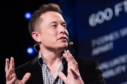 Tỷ phú Elon Musk bi quan về kinh tế, lo ngại tác động của lãi suất cao