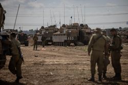 Israel cảnh báo cuộc tấn công trên bộ vào Gaza sẽ sớm diễn ra