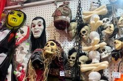 Những món đồ trang trí Halloween nhìn thấy đã 'khóc thét'