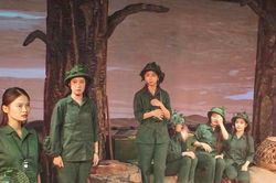 Chuyển 5 tấn đất từ ngã ba Đồng Lộc ra Hà Nội để tái hiện huyền thoại về 10 nữ thanh niên xung phong