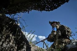 Nga tăng sức ép ở Avdiivka, Ukraine thất thoát hàng viện trợ quân đội