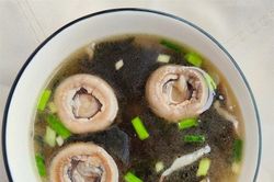 Thứ này là rau nhưng giàu đạm lẫn canxi, có thể ngừa ung thư, đem nấu canh cực ngon và bổ