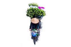 Đừng đẩy người nghèo ra xa
