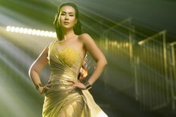 Sang nước ngoài lưu diễn, Võ Hạ Trâm nhắc đến việc làm 'bể loa'?