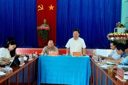 Phó Bí thư Tỉnh ủy Rah Lan Chung giám sát việc thực hiện các chương trình mục tiêu quốc gia tại Chư Sê