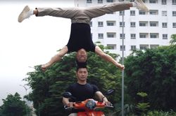 Dat Bike tung clip Quốc Cơ - Quốc Nghiệp không đội mũ bảo hiểm, làm xiếc trên xe