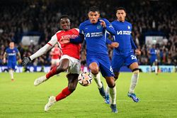 Kết quả Ngoại Hạng Anh: Dẫn trước 2-0, Chelsea bị Arsenal cầm hòa