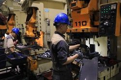 Giảm thuế để kích cầu