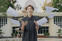 MV 'Starry Night': Hot rần rần với món quà 'chất' dành tặng tân sinh viên