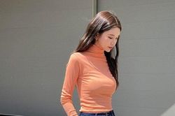 4 mẫu áo cao cổ vừa ấm vừa dễ mix đồ