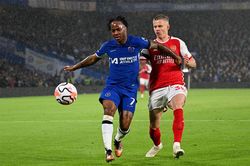 Vòng 9 Giải Ngoại hạng Anh: Chelsea giúp Man City lên đỉnh